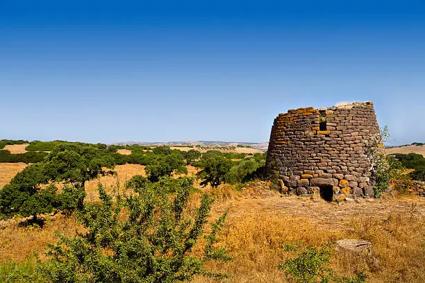 Paesaggio tra storia e Nuraghe nel tuo viaggio di nozze in Sardegna