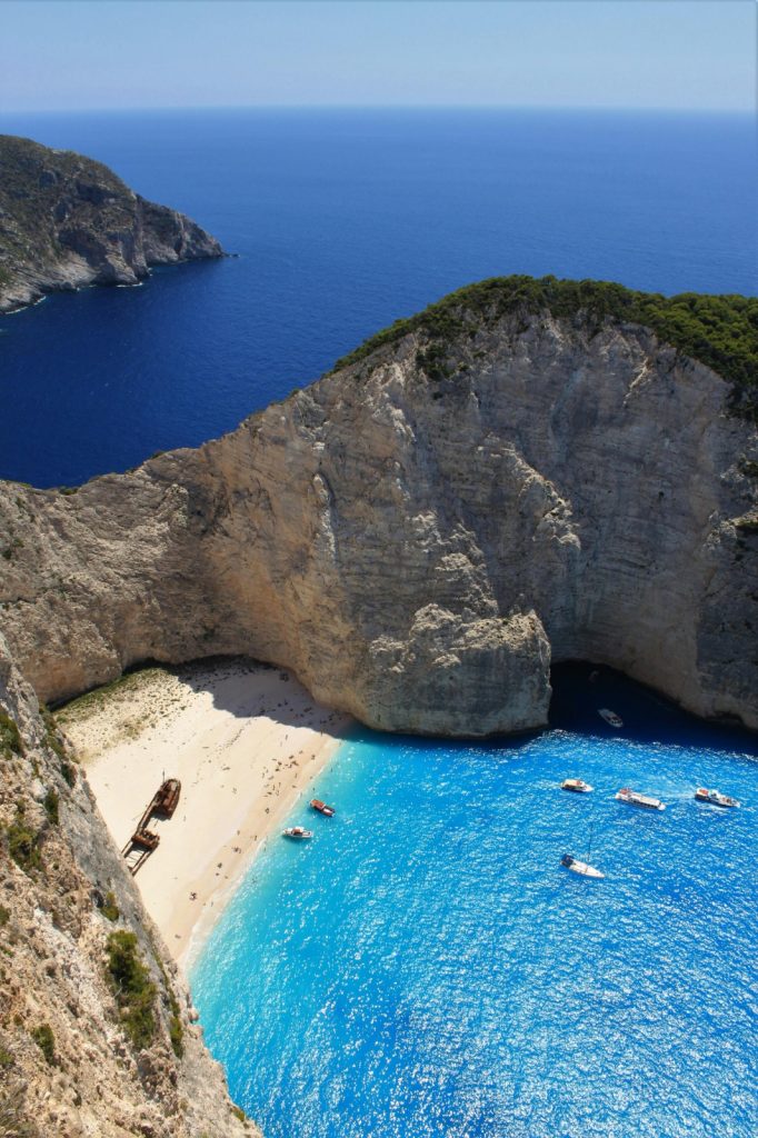 Le spiagge bianche della Grecia perfette per il tuo viaggio di nozze
